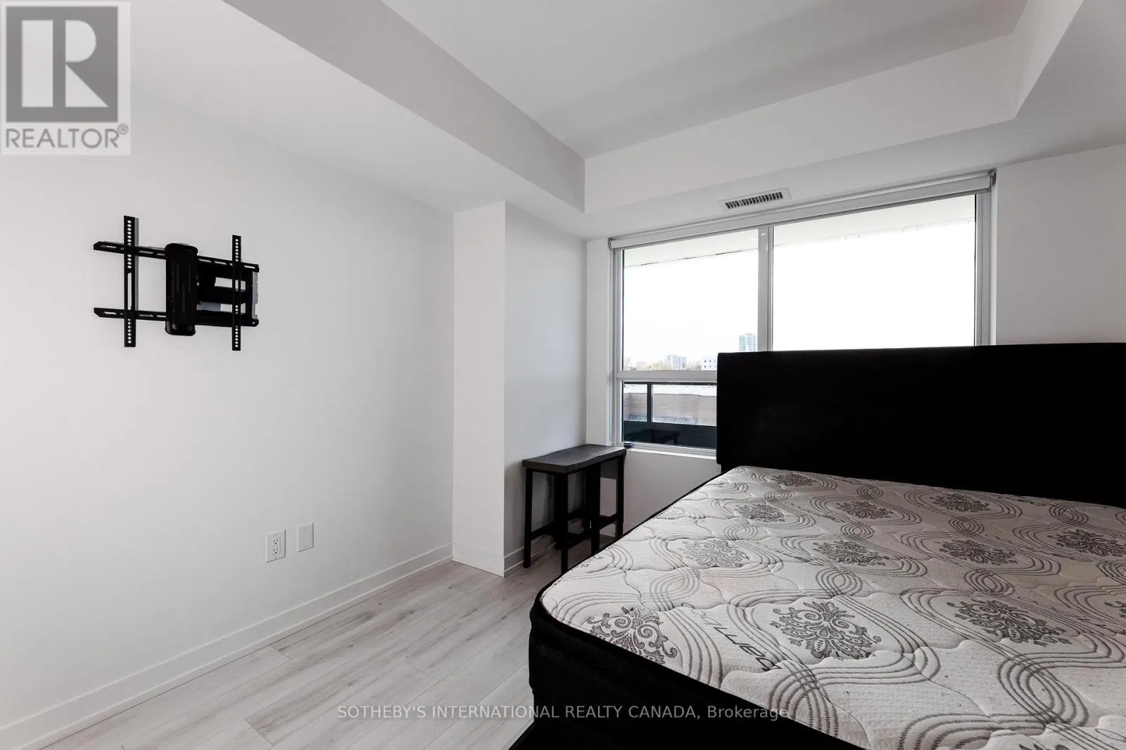 303 - 1435 CELEBRATION DRIVE