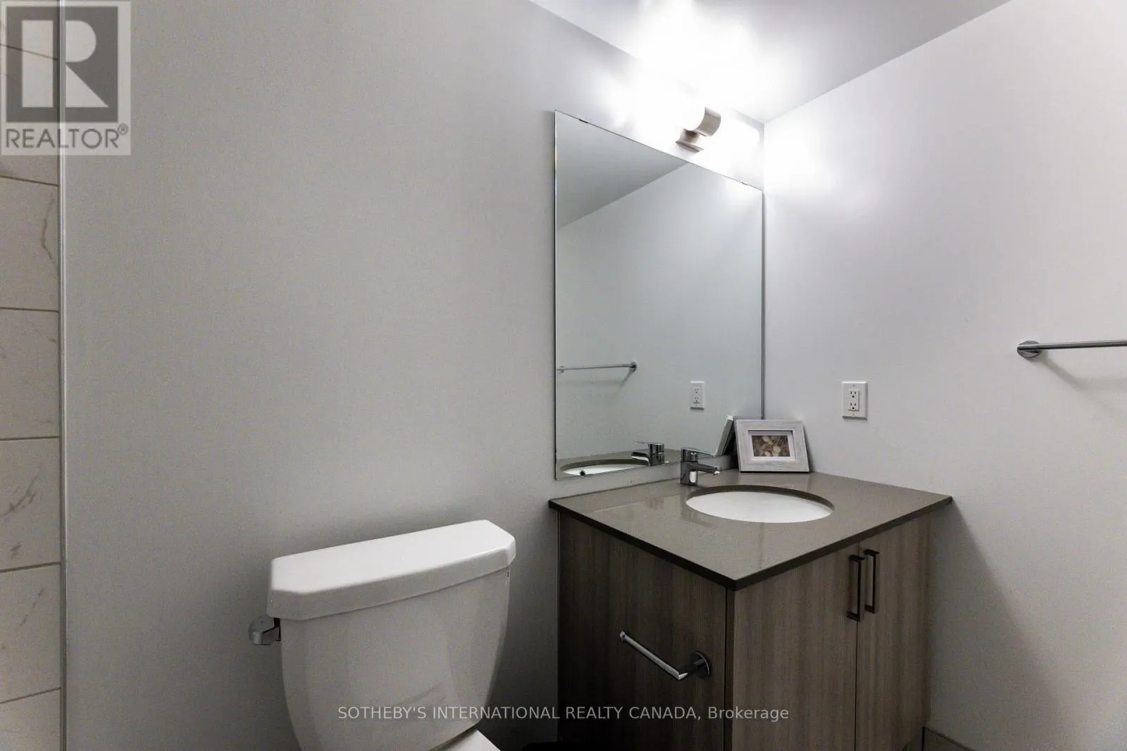 303 - 1435 CELEBRATION DRIVE