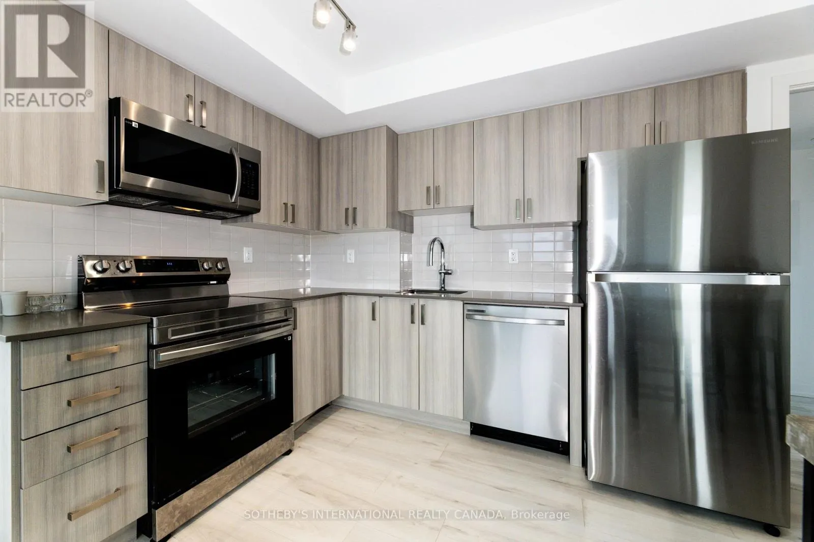 303 - 1435 CELEBRATION DRIVE