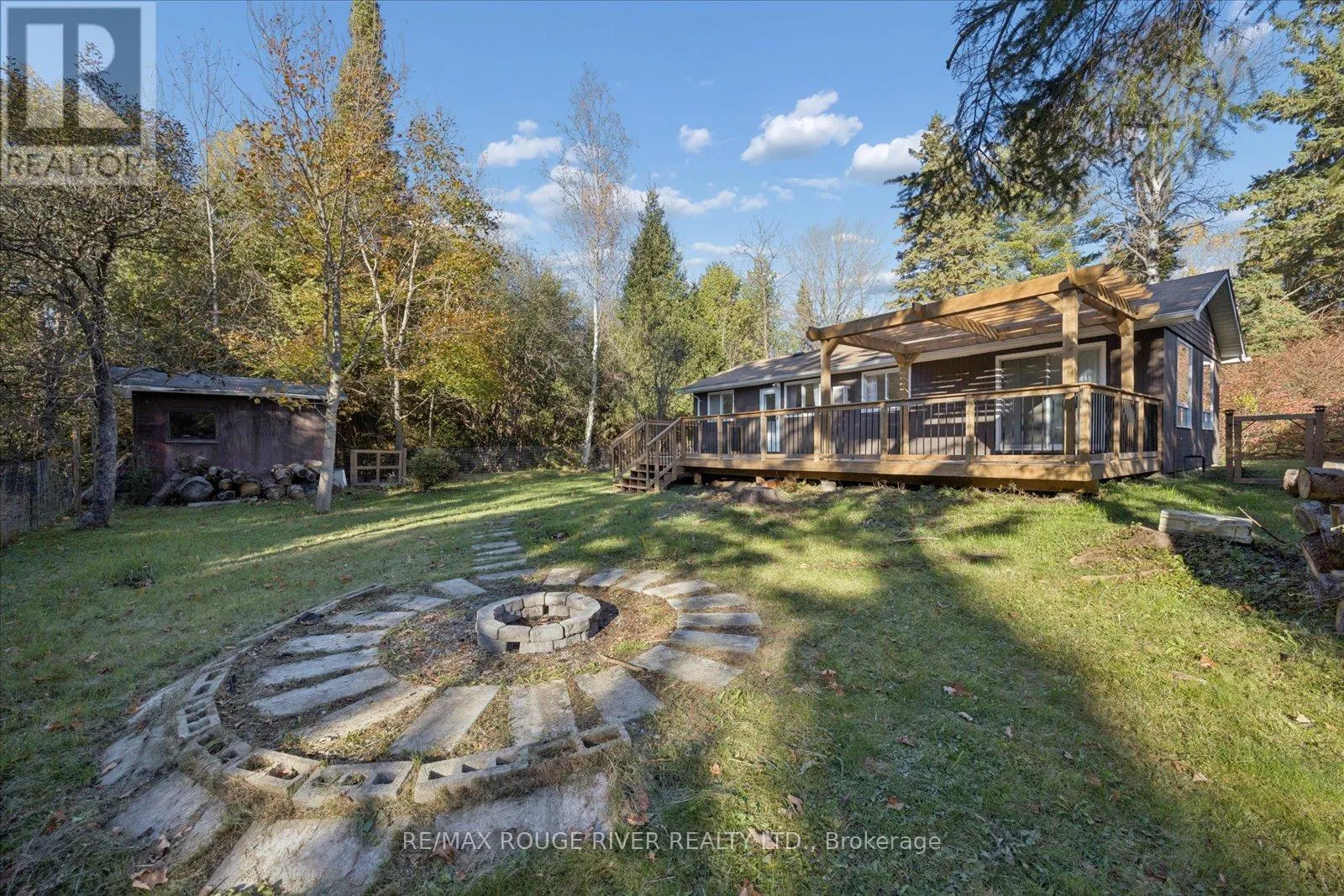 16 BLUMENWEG CRESCENT