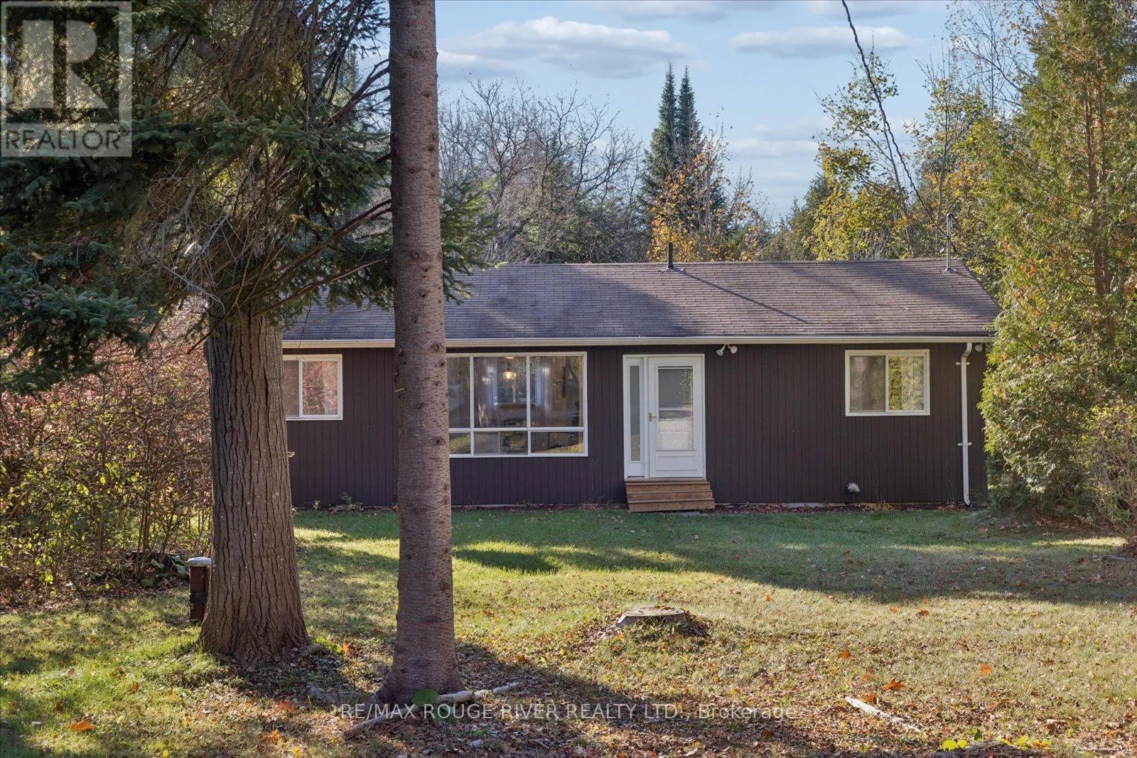 16 BLUMENWEG CRESCENT