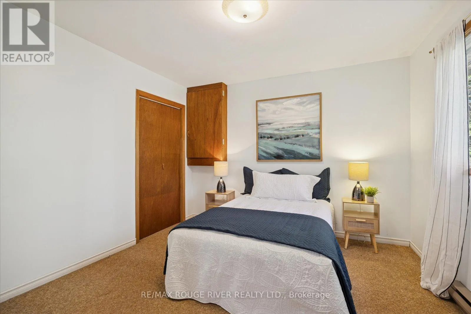 16 BLUMENWEG CRESCENT