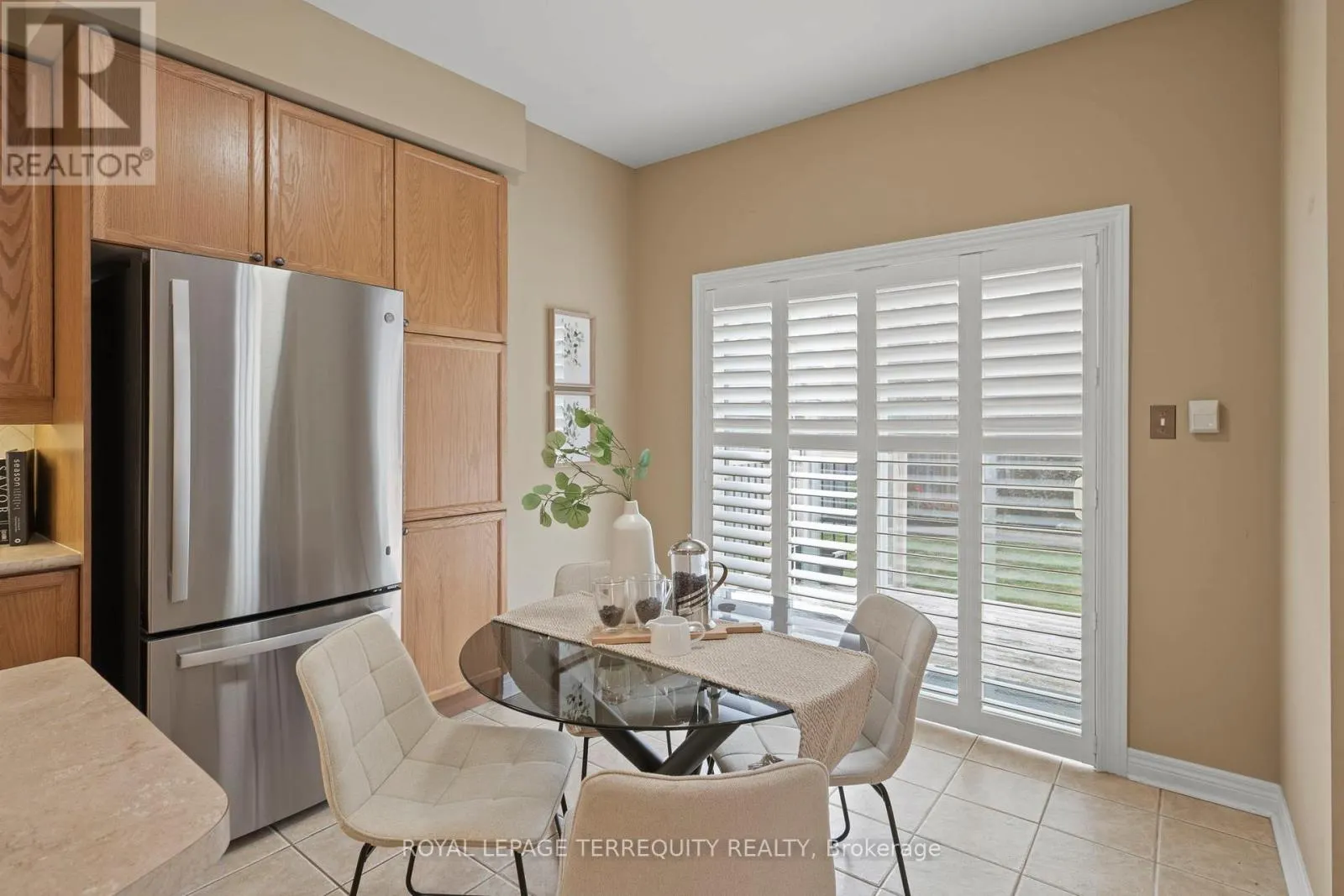 12 KENILWORTH CRESCENT