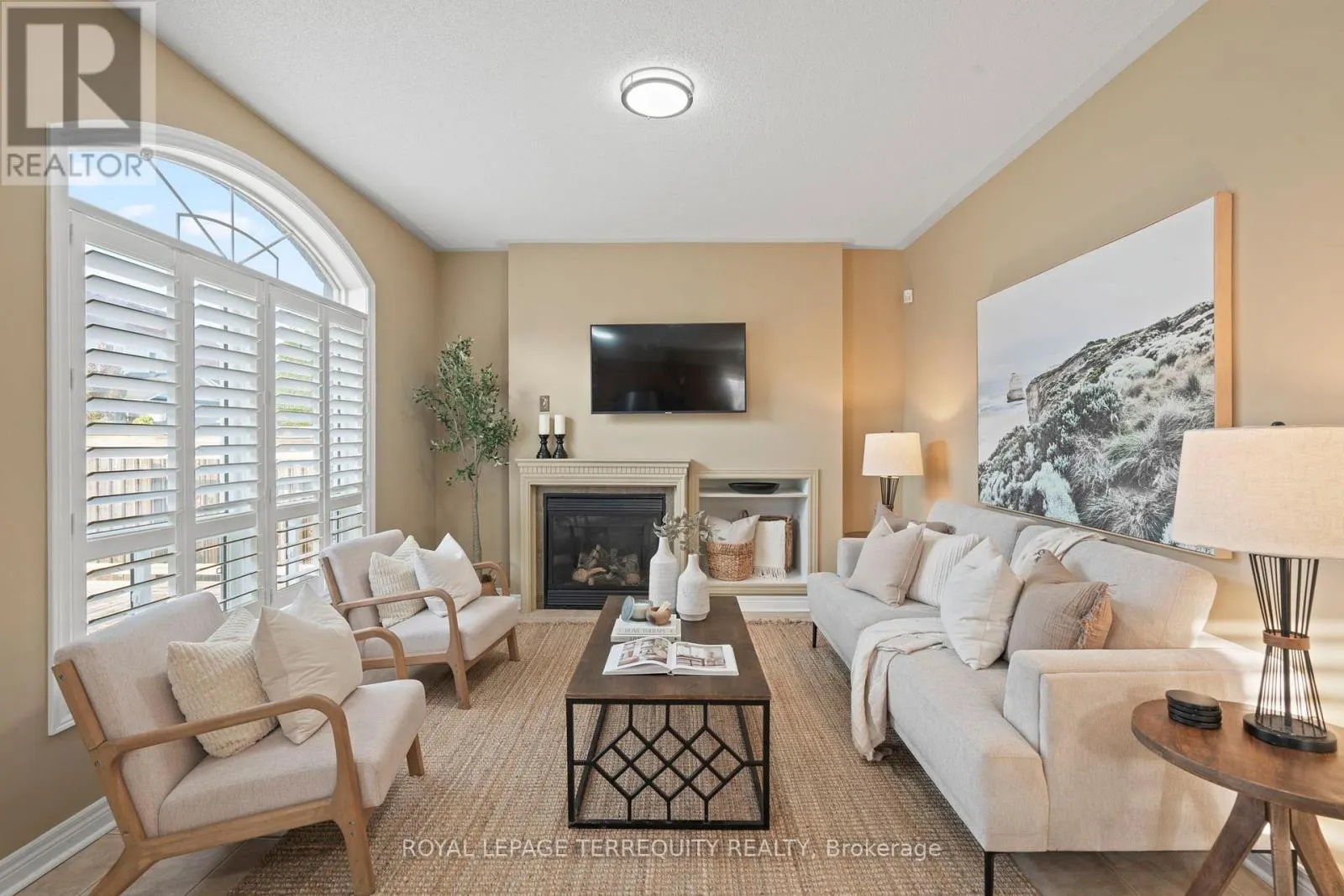 12 KENILWORTH CRESCENT