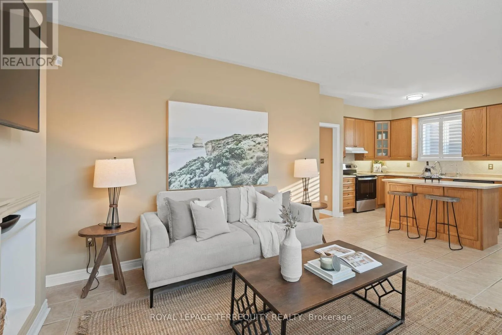 12 KENILWORTH CRESCENT