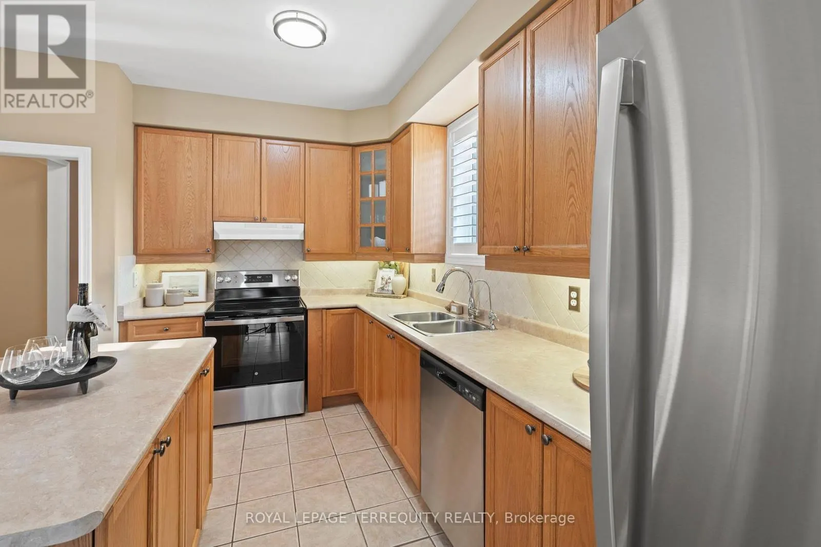 12 KENILWORTH CRESCENT