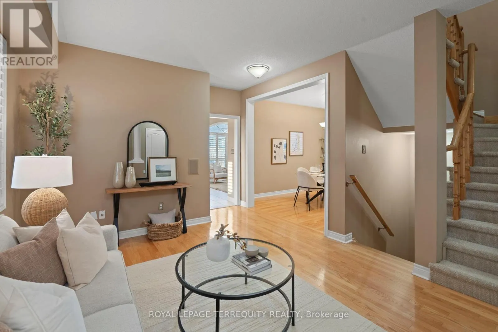 12 KENILWORTH CRESCENT