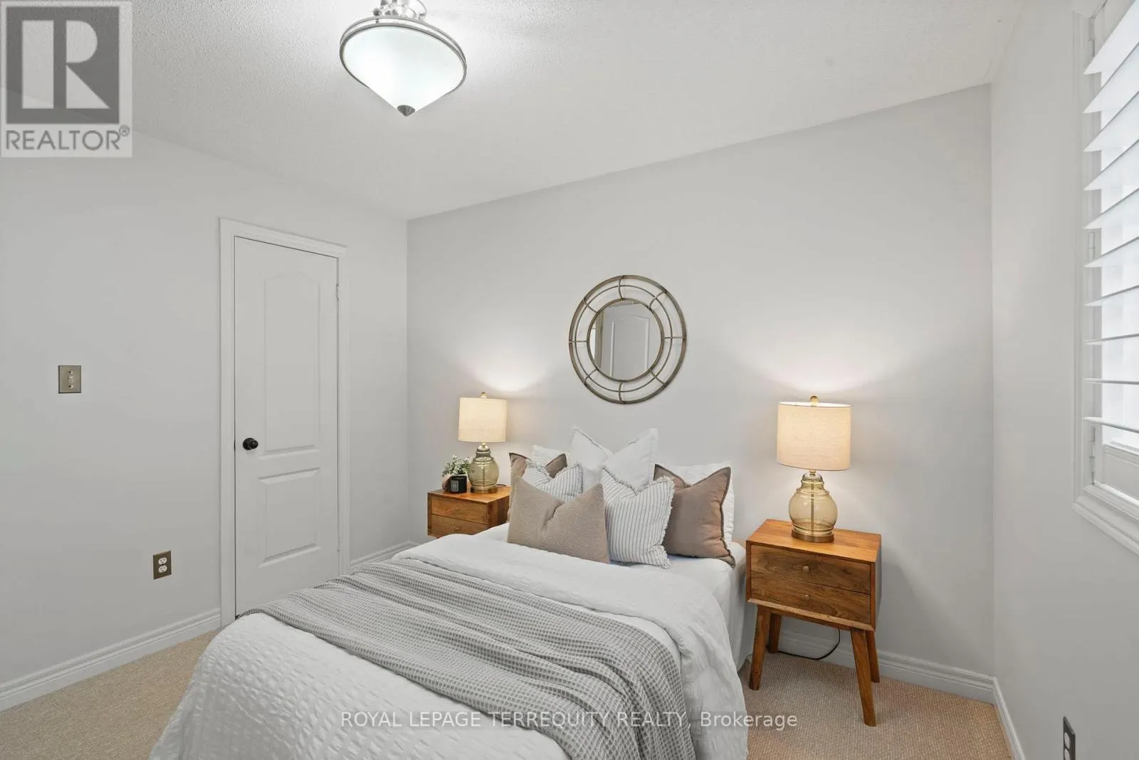 12 KENILWORTH CRESCENT