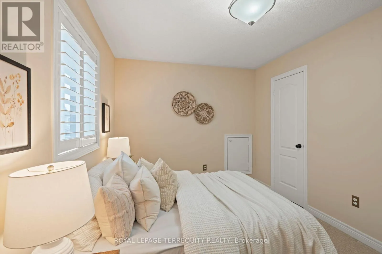 12 KENILWORTH CRESCENT