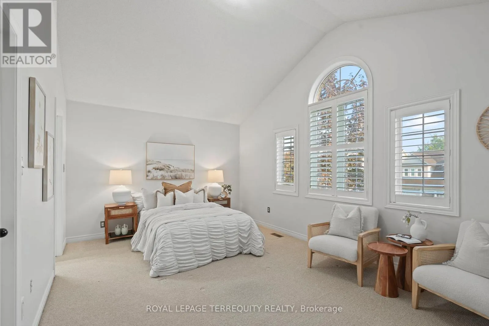 12 KENILWORTH CRESCENT