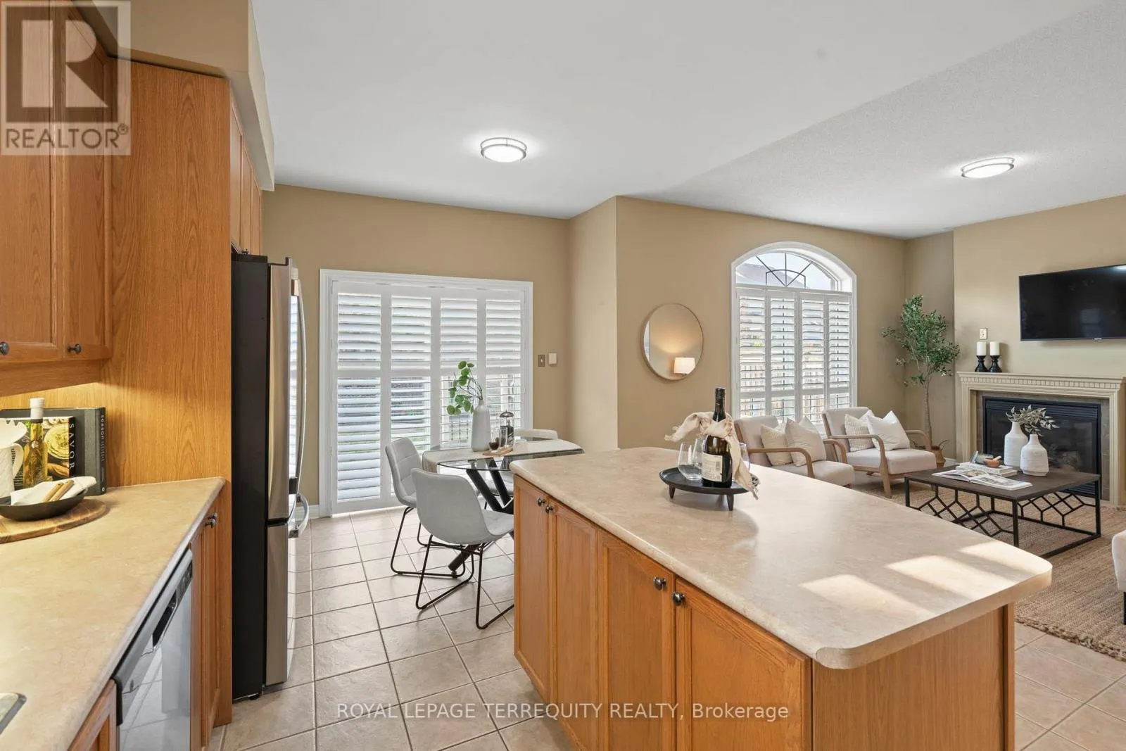 12 KENILWORTH CRESCENT