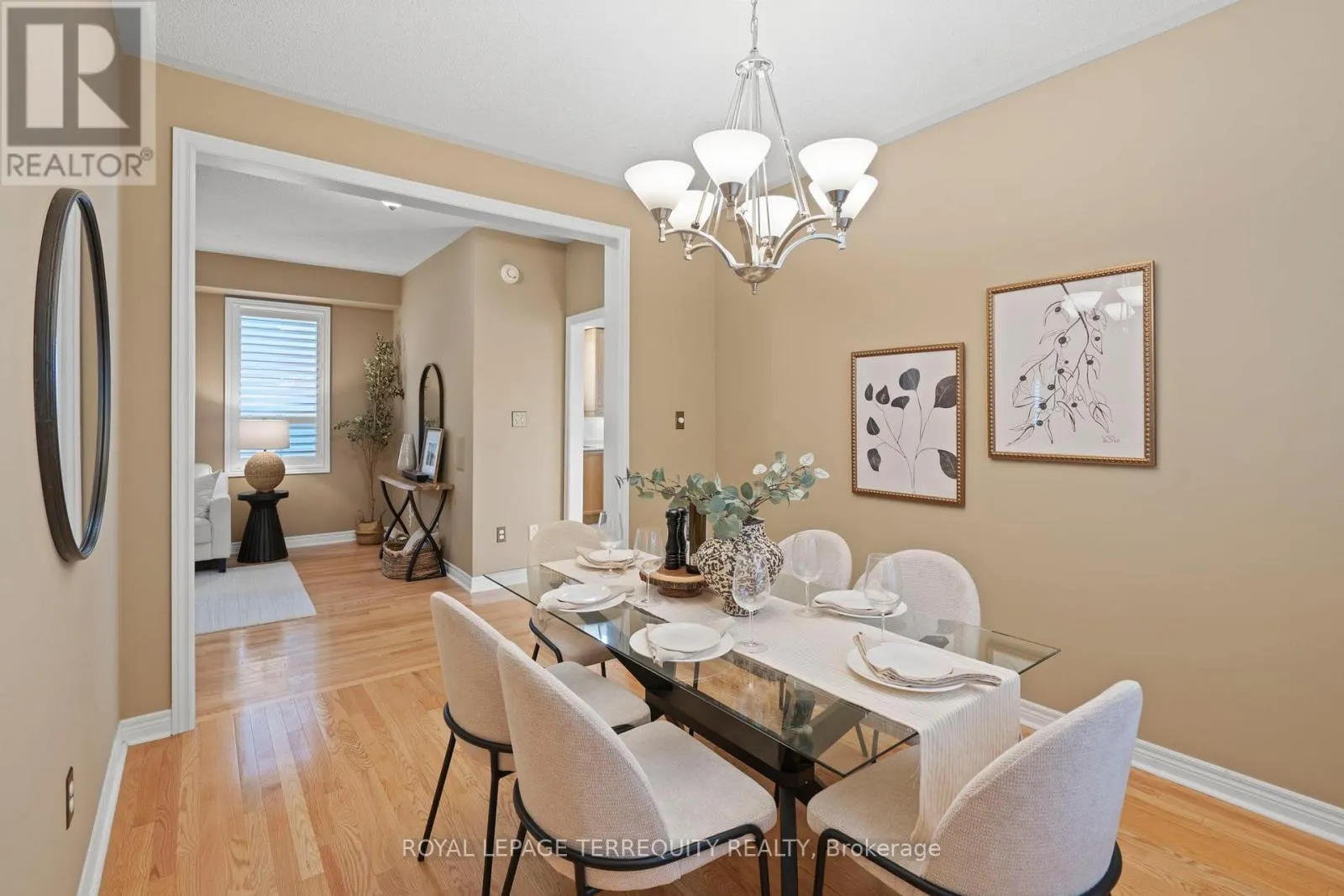 12 KENILWORTH CRESCENT