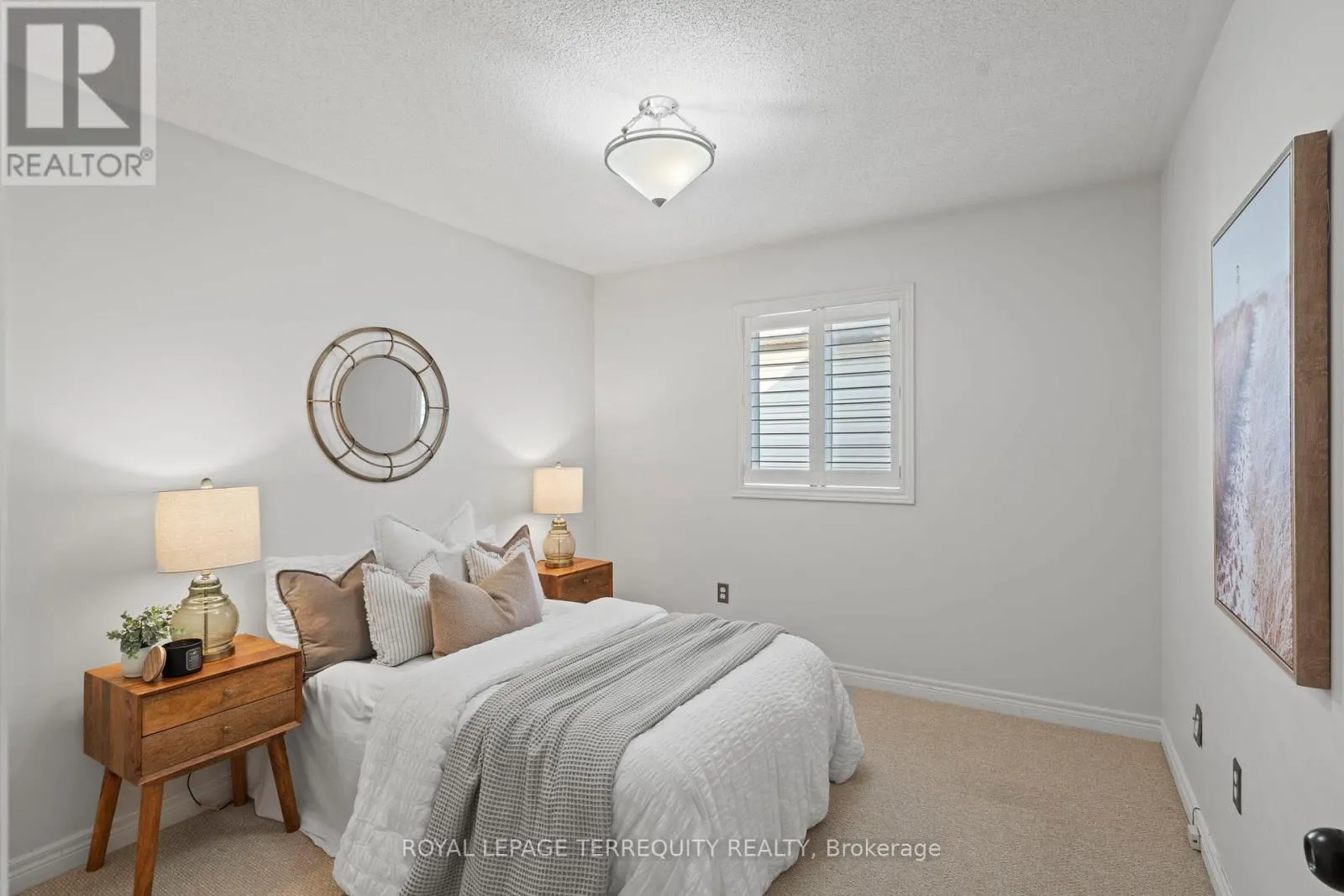 12 KENILWORTH CRESCENT