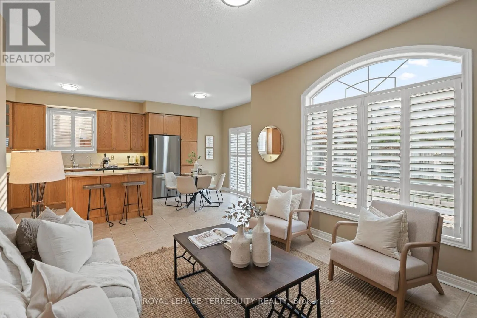 12 KENILWORTH CRESCENT