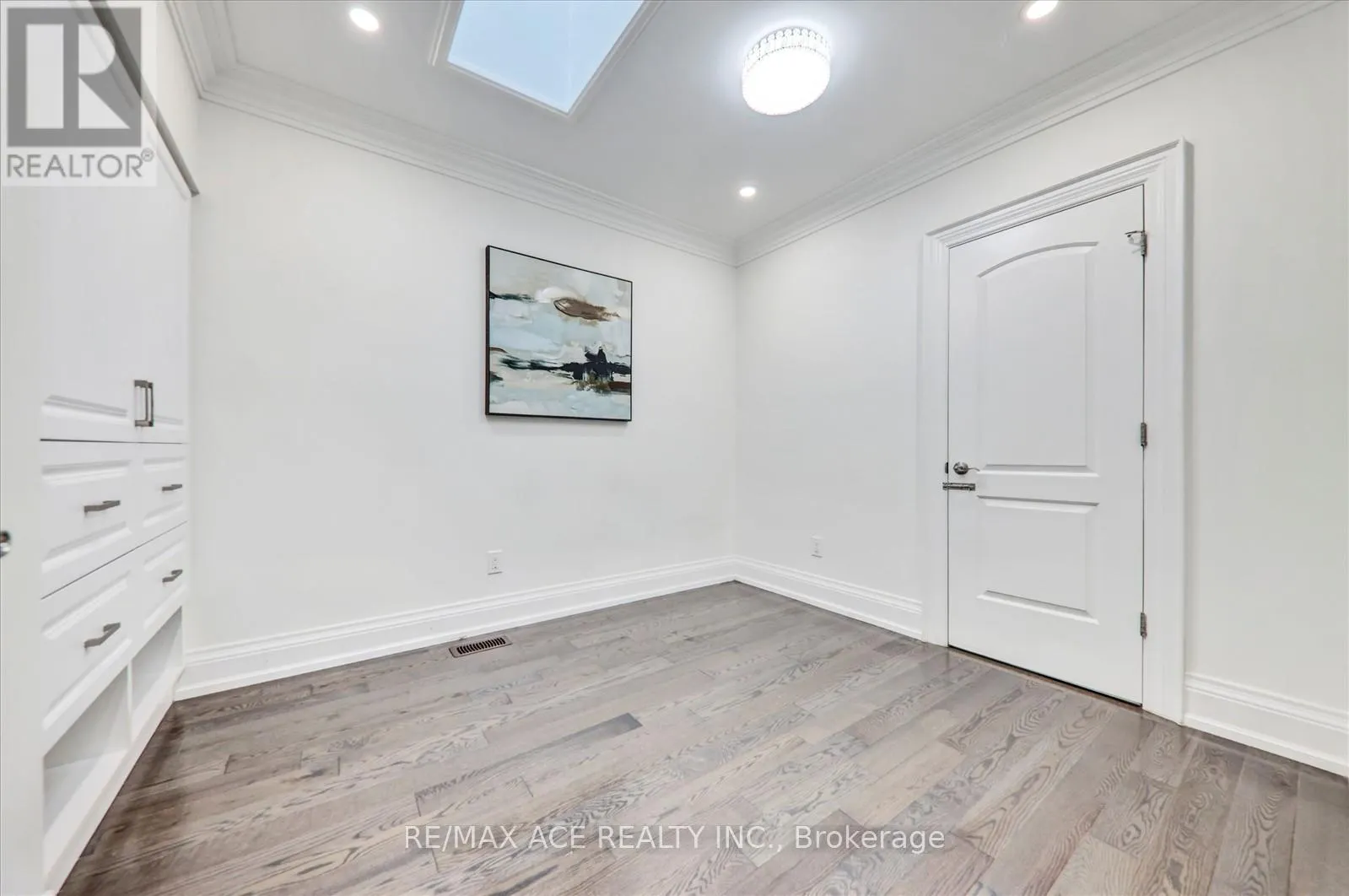 71 LILLINGTON AVENUE