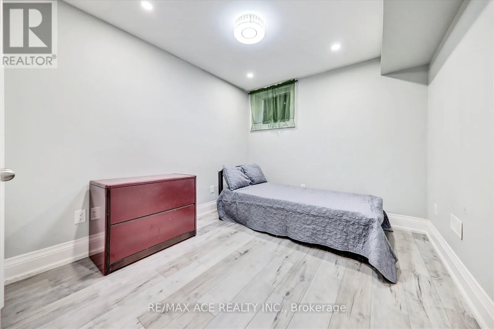 71 LILLINGTON AVENUE