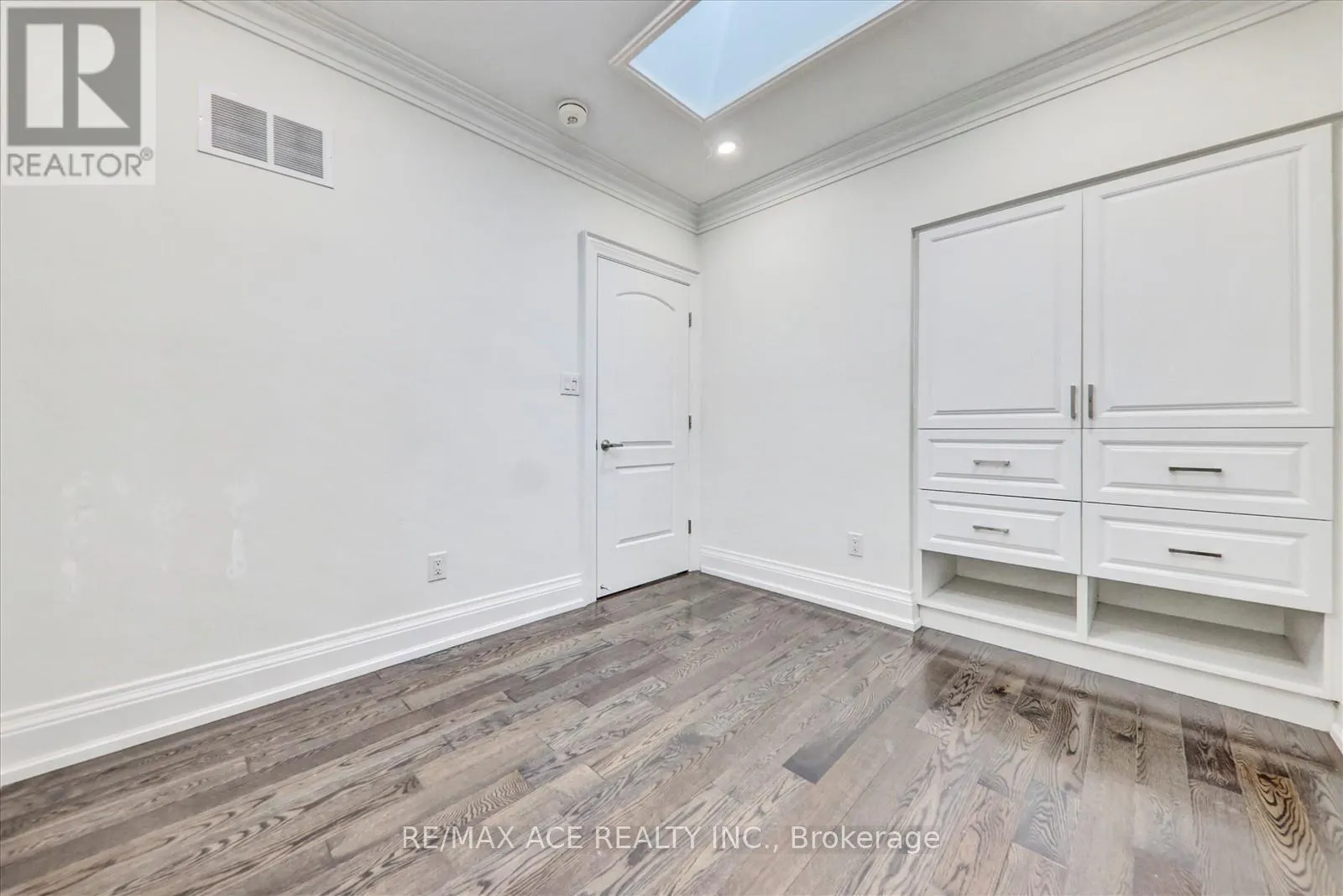 71 LILLINGTON AVENUE