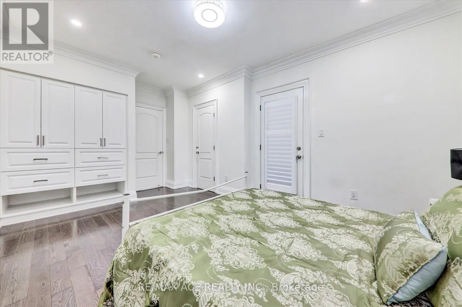 71 LILLINGTON AVENUE