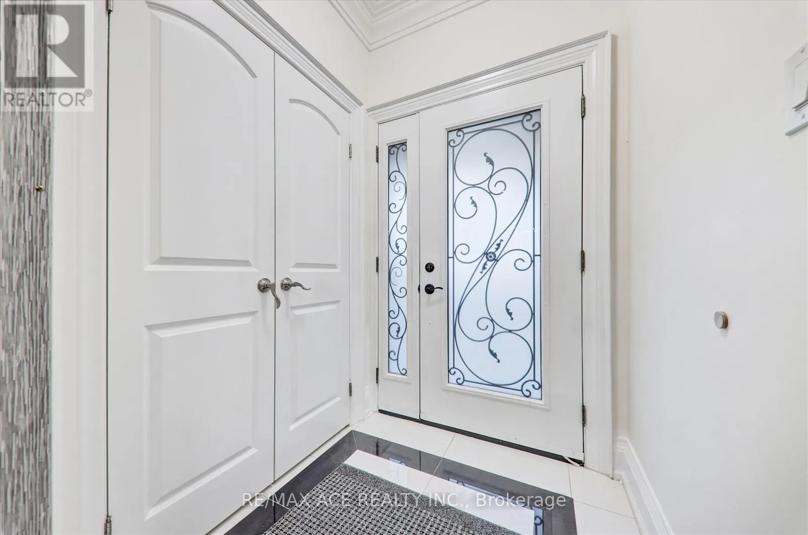 71 LILLINGTON AVENUE