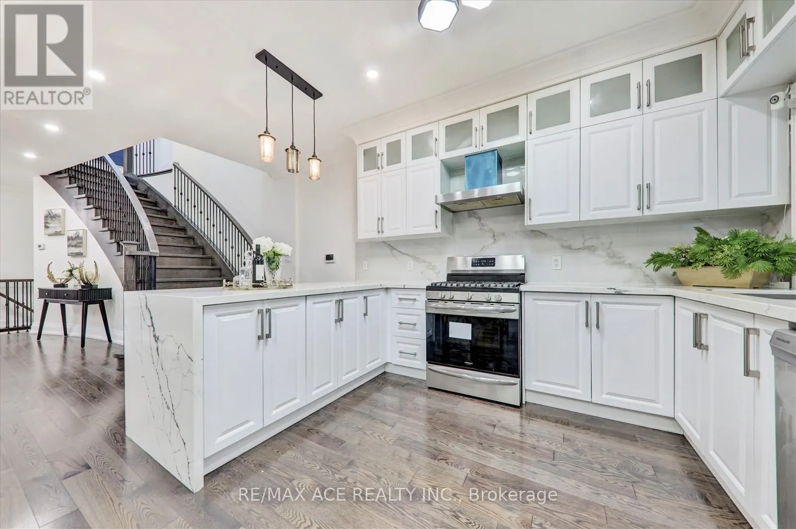 71 LILLINGTON AVENUE