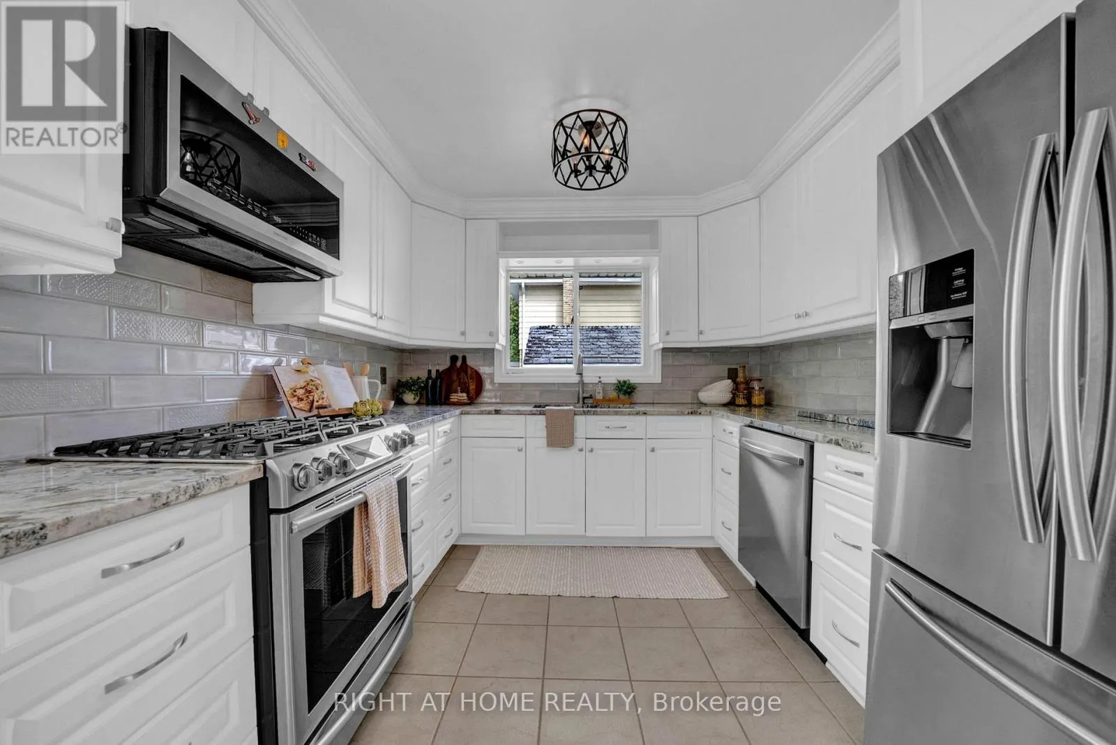 1194 NORTHGATE CRESCENT