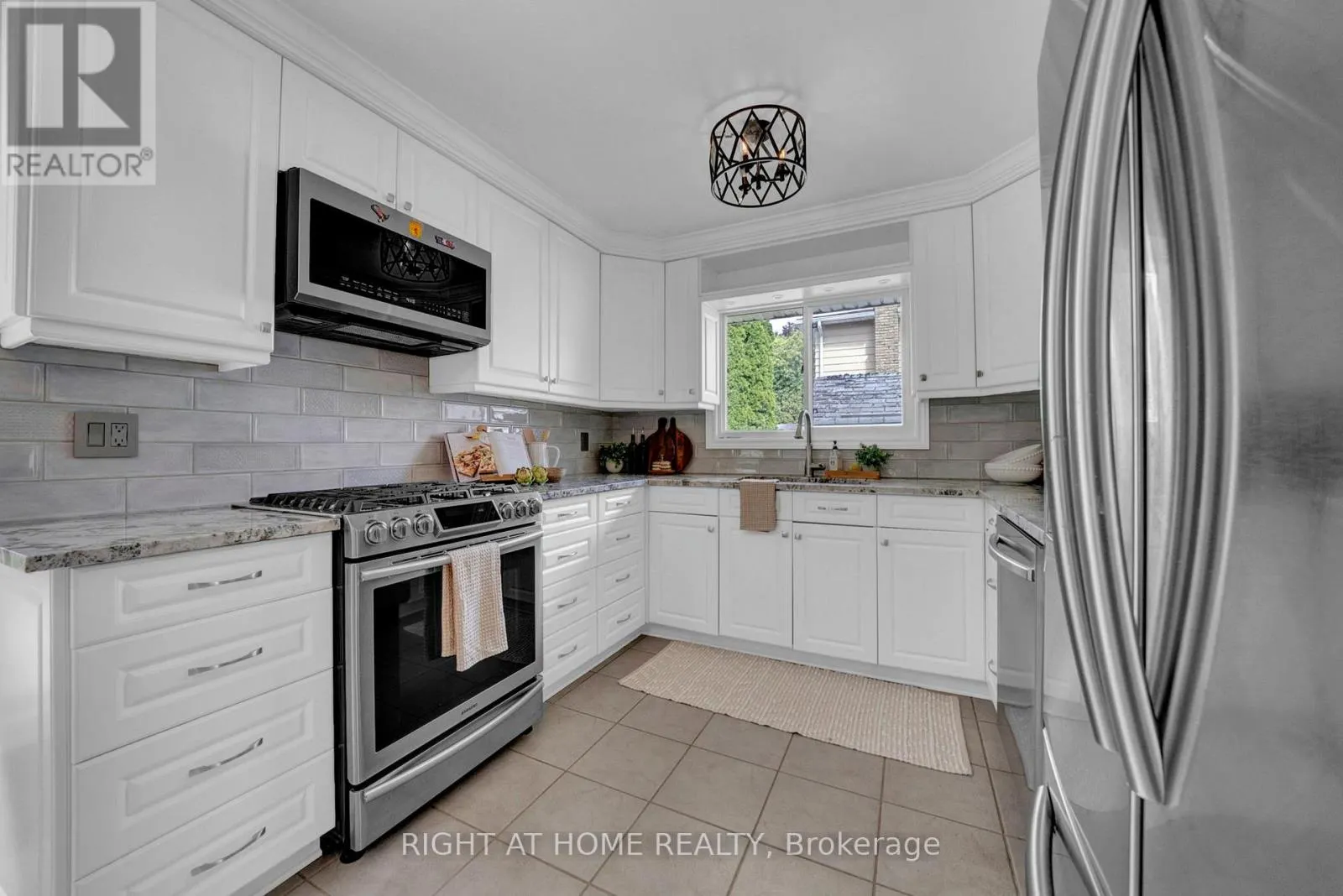 1194 NORTHGATE CRESCENT