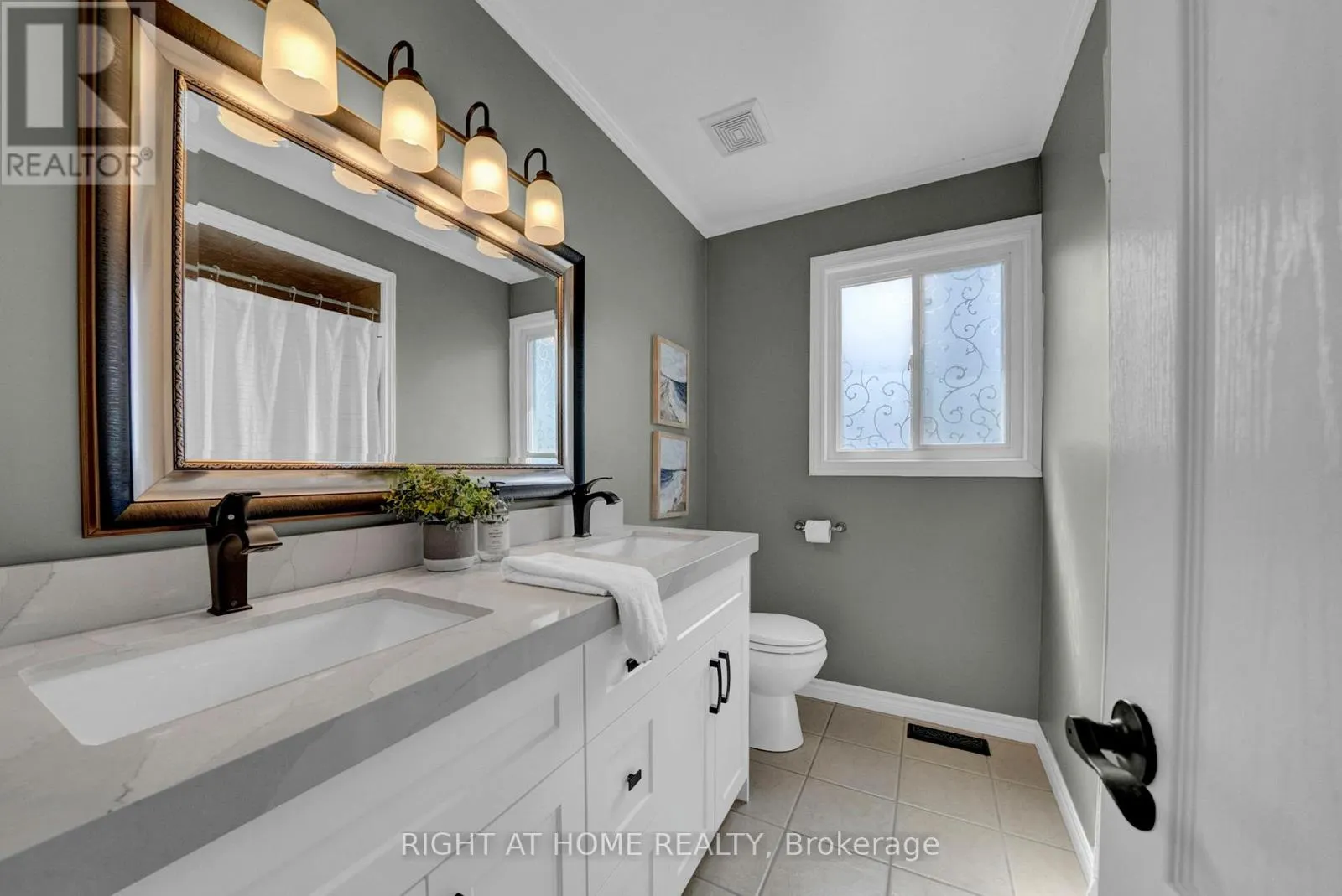 1194 NORTHGATE CRESCENT