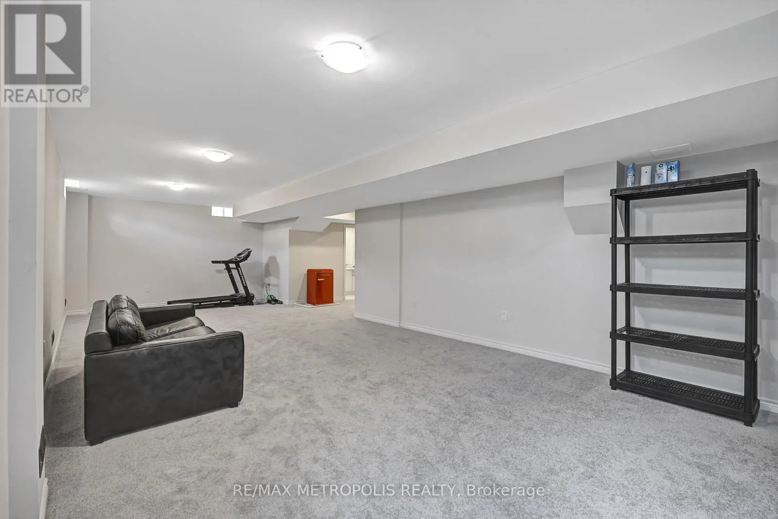 15 DOUGLAS KEMP CRESCENT