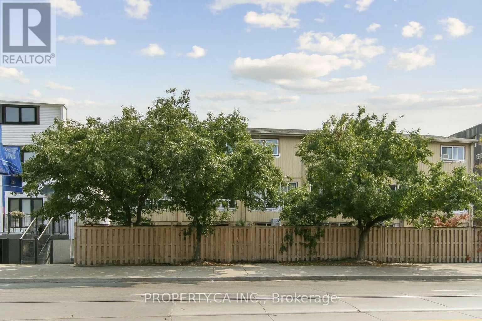 29 - 1209 QUEEN STREET E