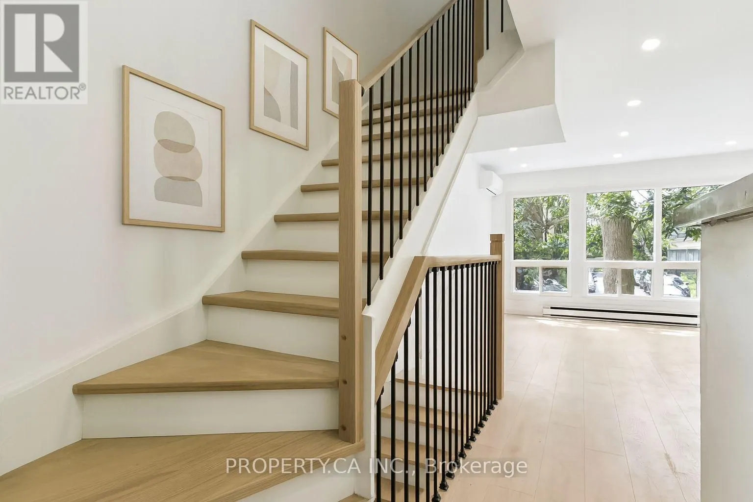 29 - 1209 QUEEN STREET E