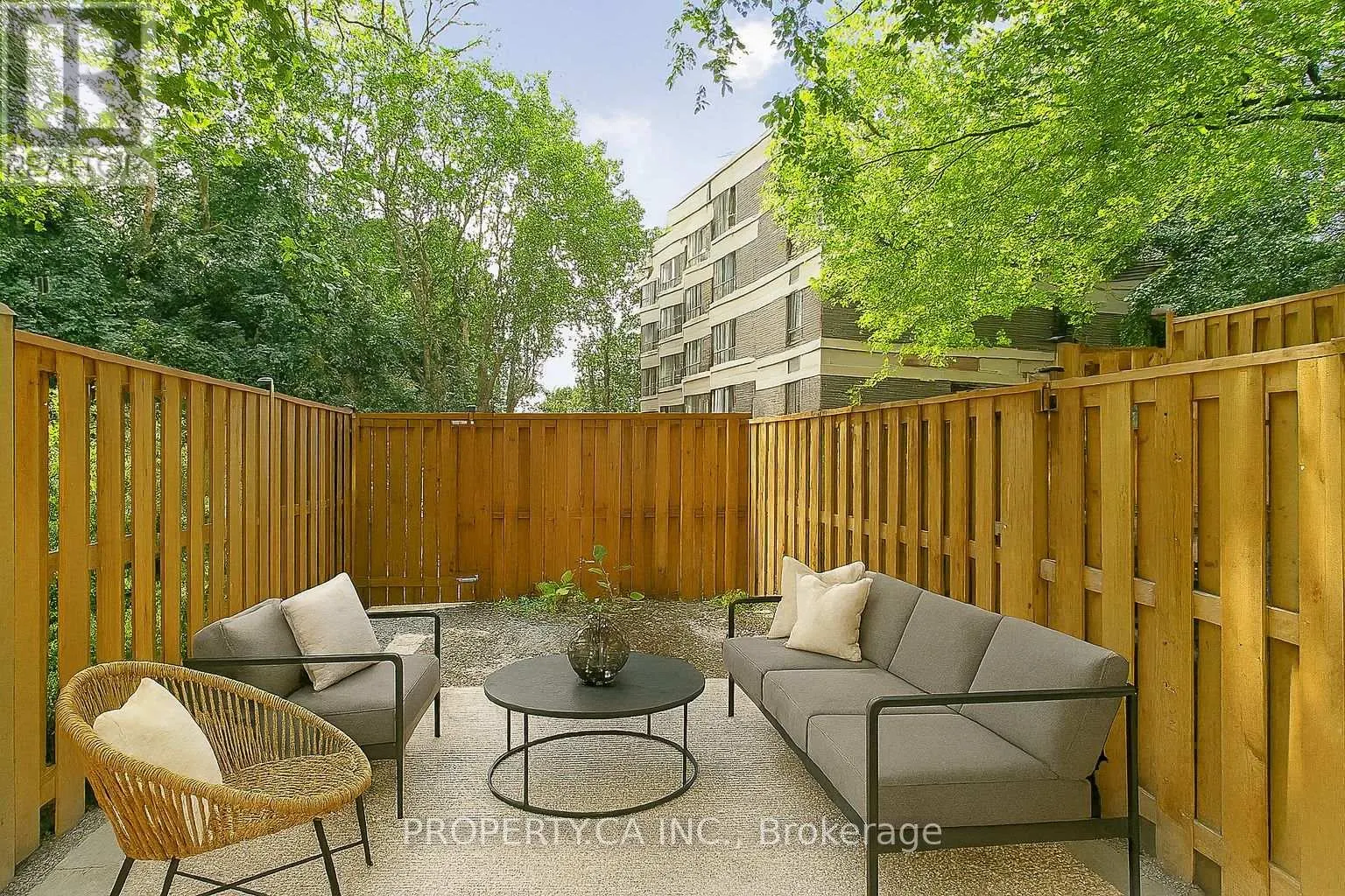 29 - 1209 QUEEN STREET E