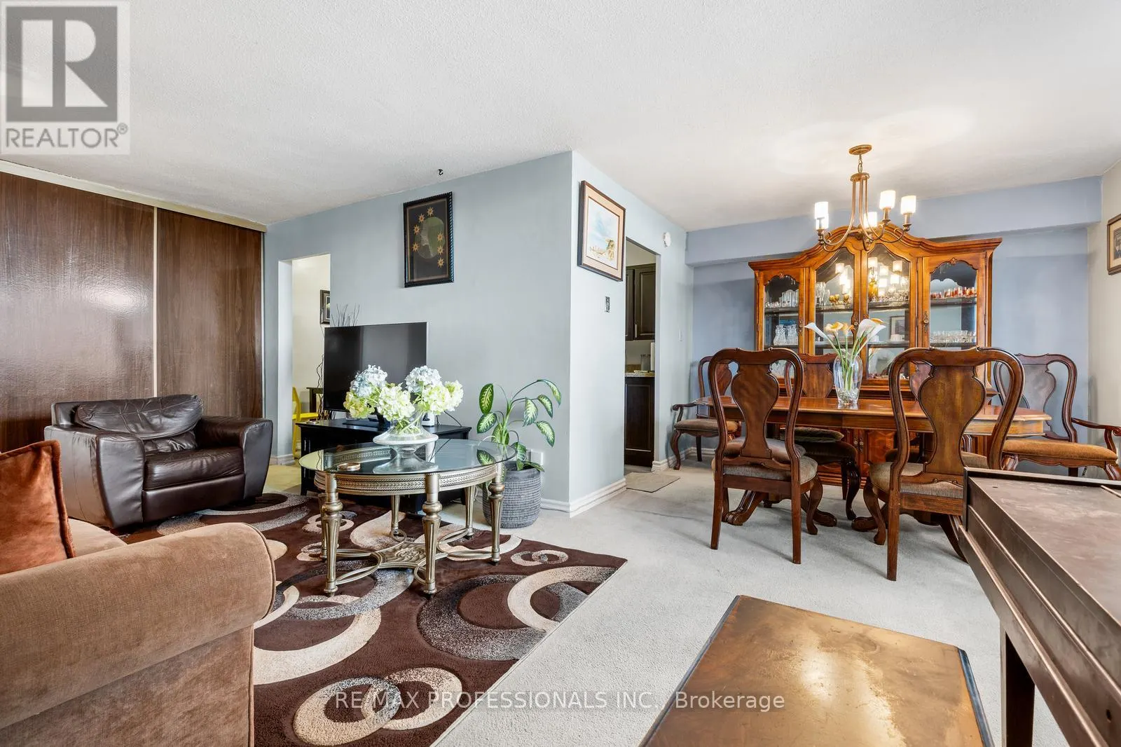 811 - 180 MARKHAM ROAD