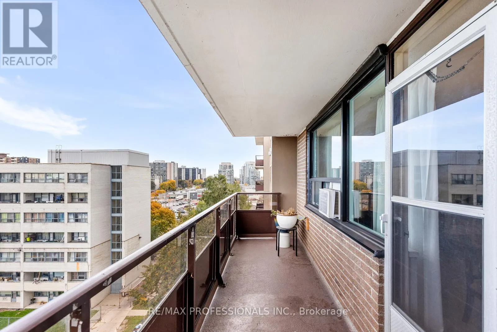 811 - 180 MARKHAM ROAD