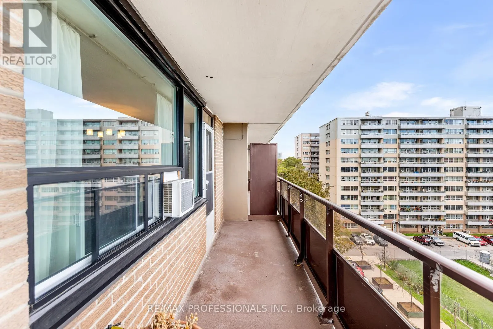 811 - 180 MARKHAM ROAD