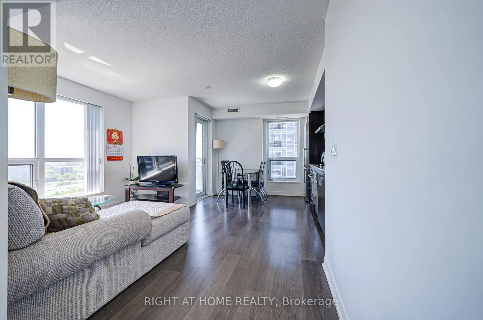 2503 - 255 VILLAGE GREEN SQUARE