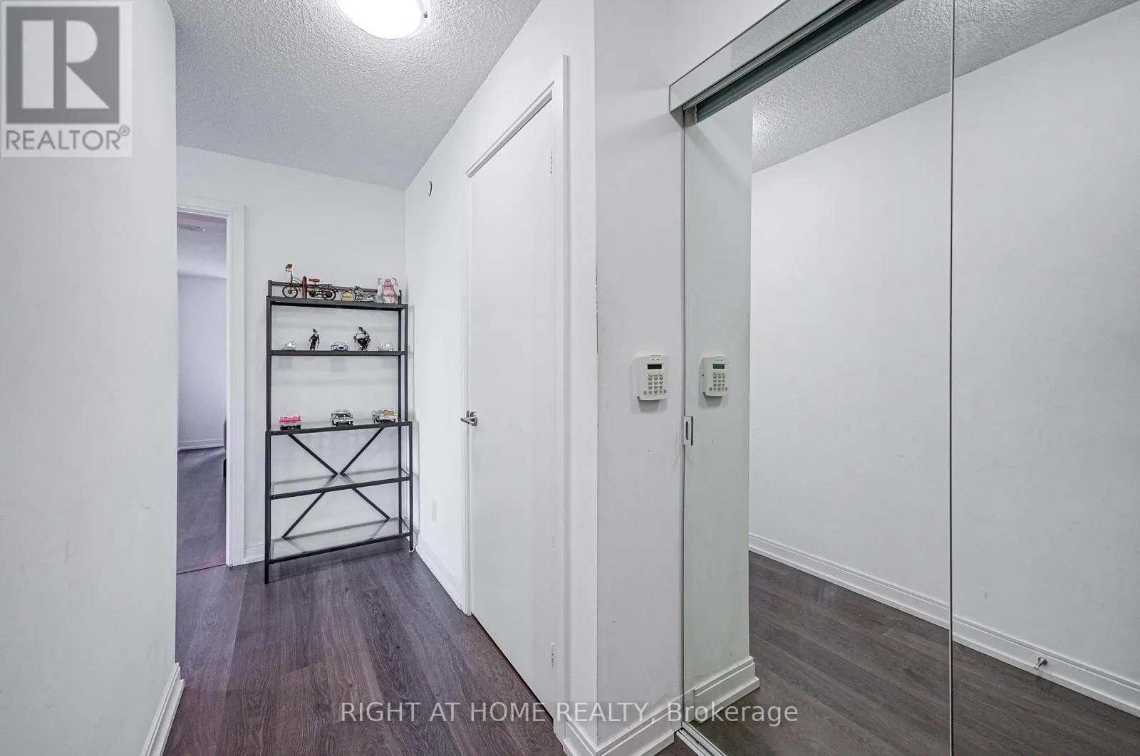 2503 - 255 VILLAGE GREEN SQUARE