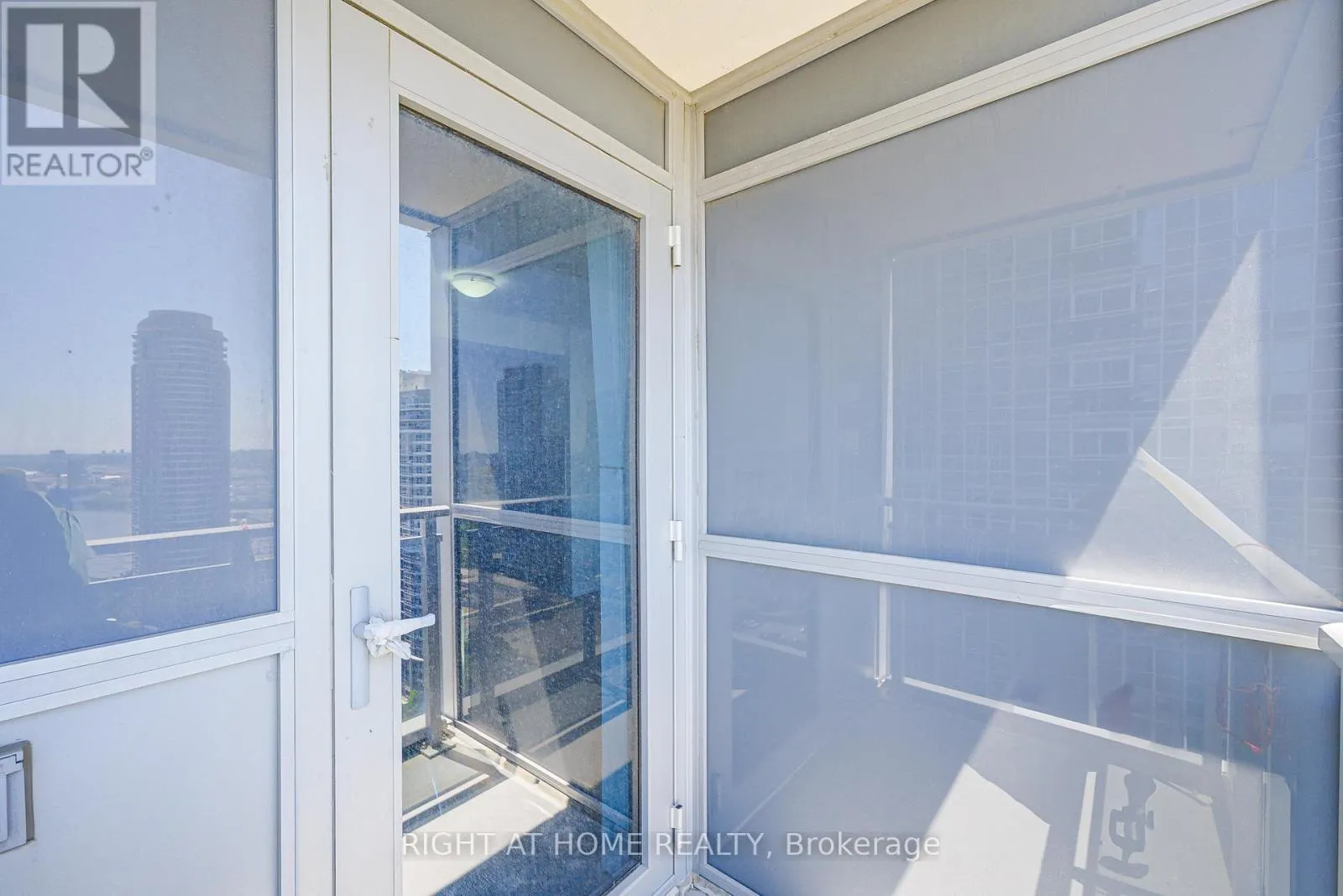 2503 - 255 VILLAGE GREEN SQUARE