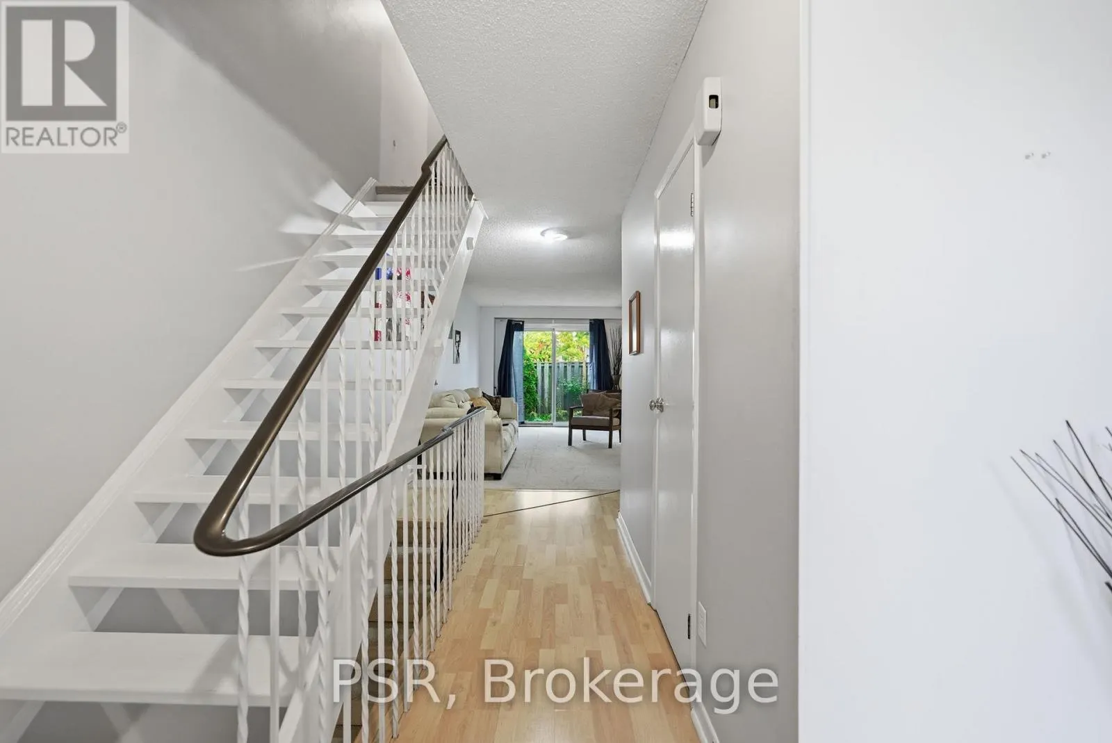 22 - 7 CHAMBERLAIN COURT