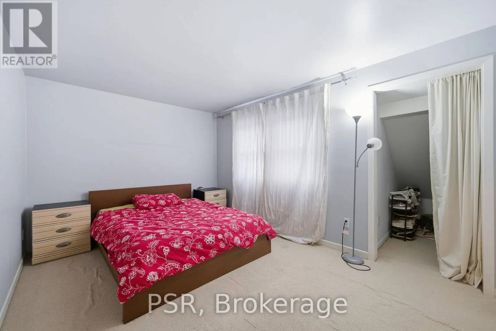 22 - 7 CHAMBERLAIN COURT