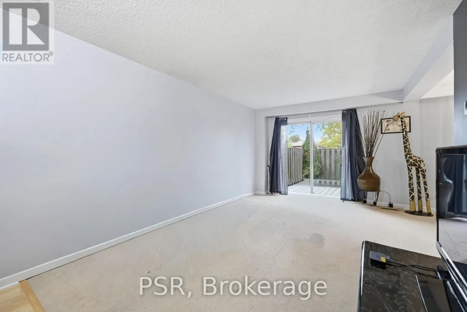 22 - 7 CHAMBERLAIN COURT