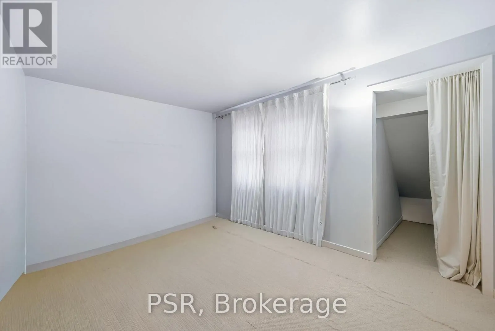 22 - 7 CHAMBERLAIN COURT