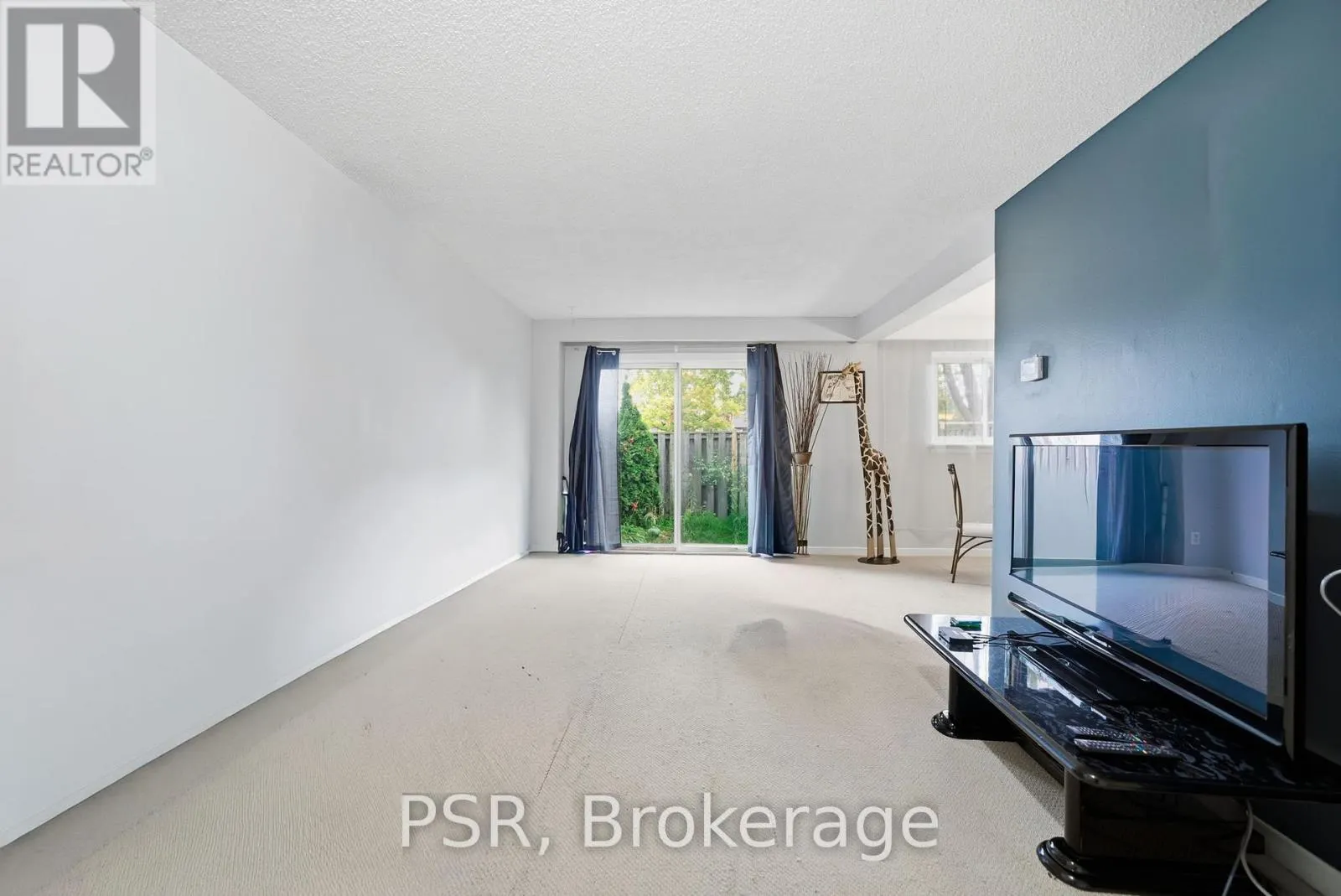 22 - 7 CHAMBERLAIN COURT