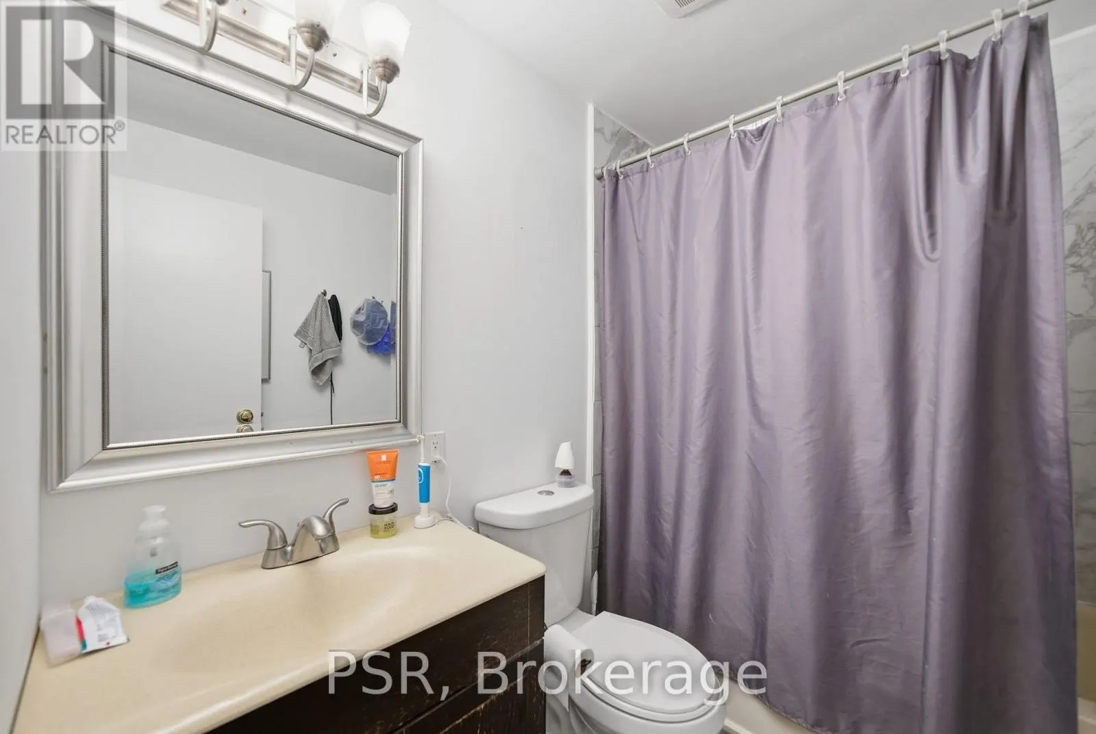 22 - 7 CHAMBERLAIN COURT