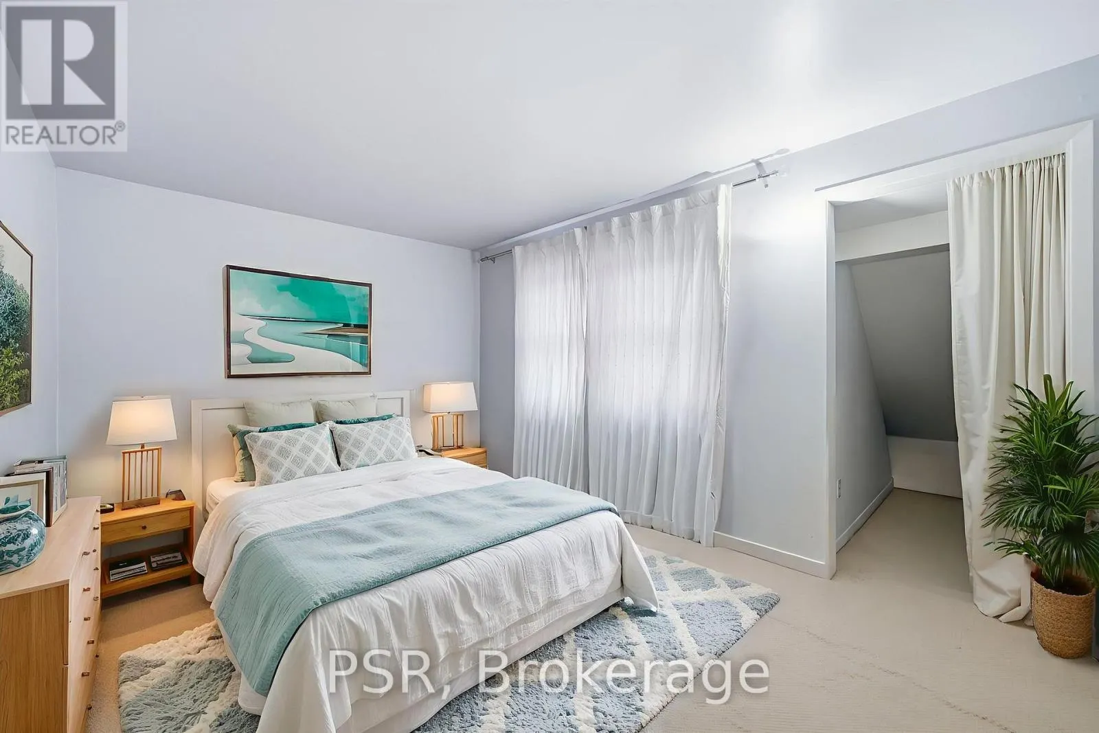 22 - 7 CHAMBERLAIN COURT