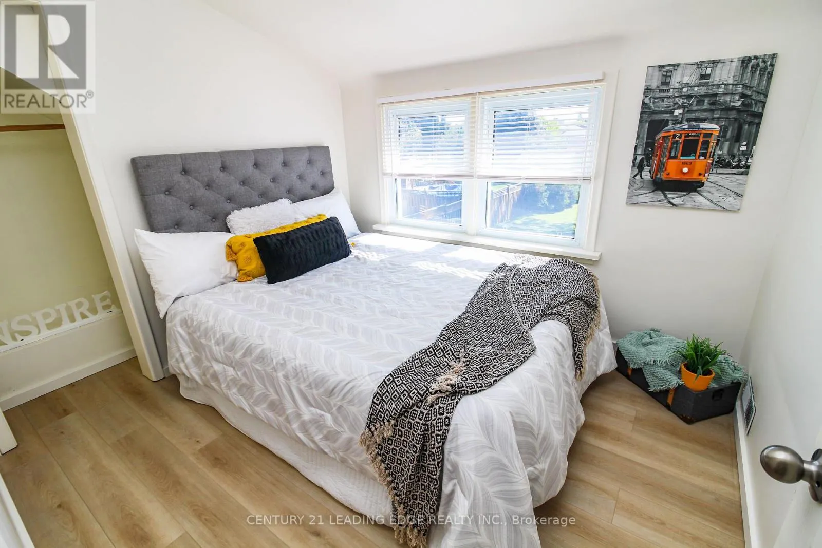 121 NORTHVIEW AVENUE