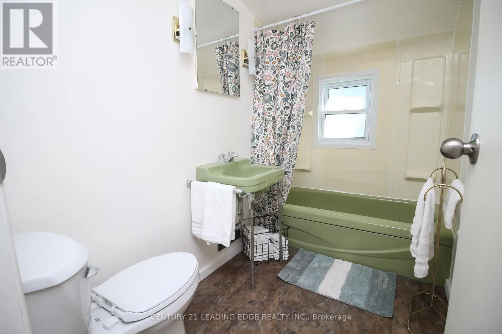 121 NORTHVIEW AVENUE