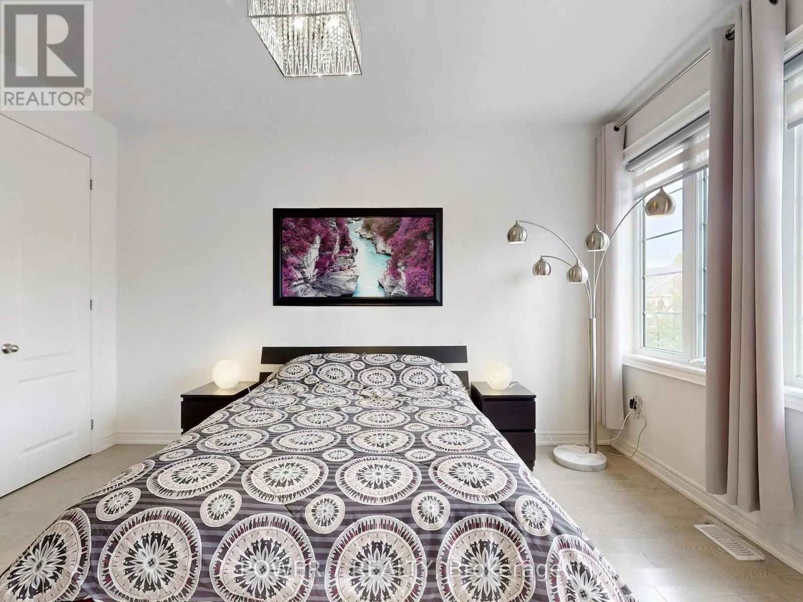 2417 DRESS CIRCLE CRESCENT