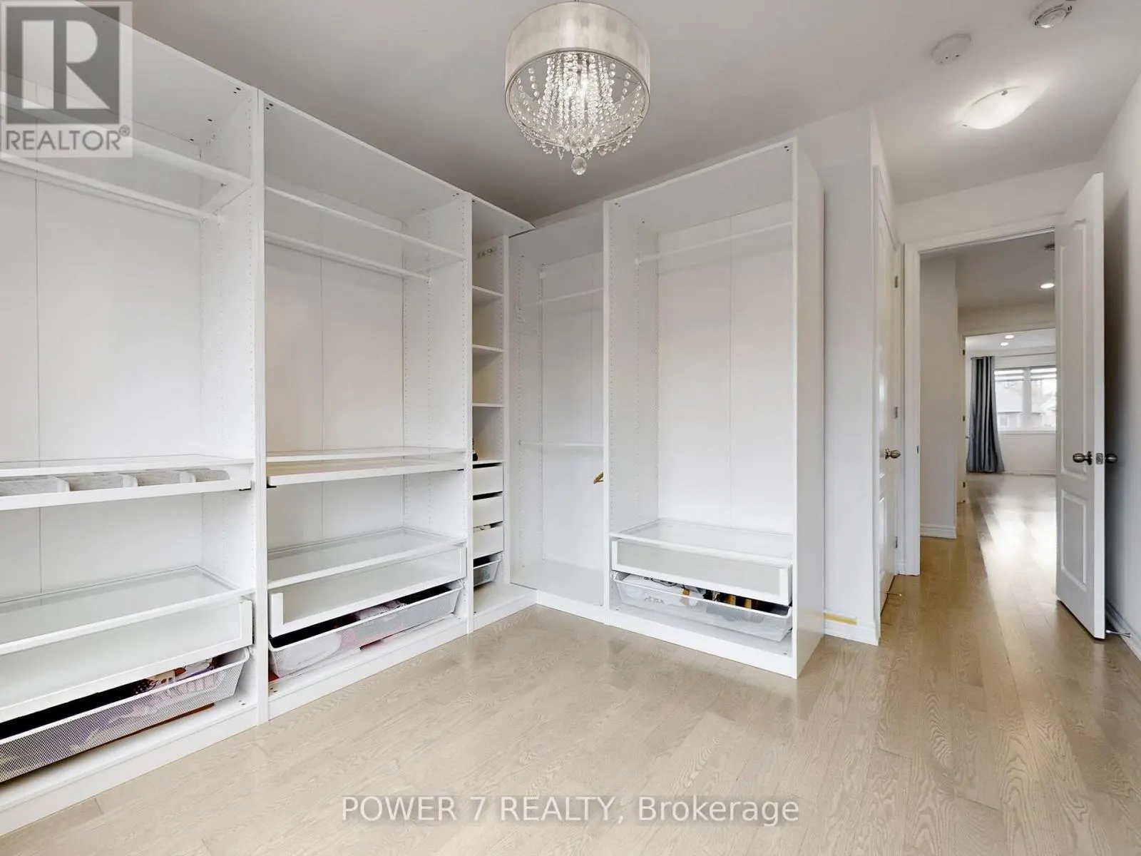 2417 DRESS CIRCLE CRESCENT