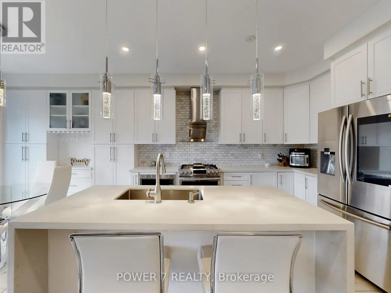 2417 DRESS CIRCLE CRESCENT