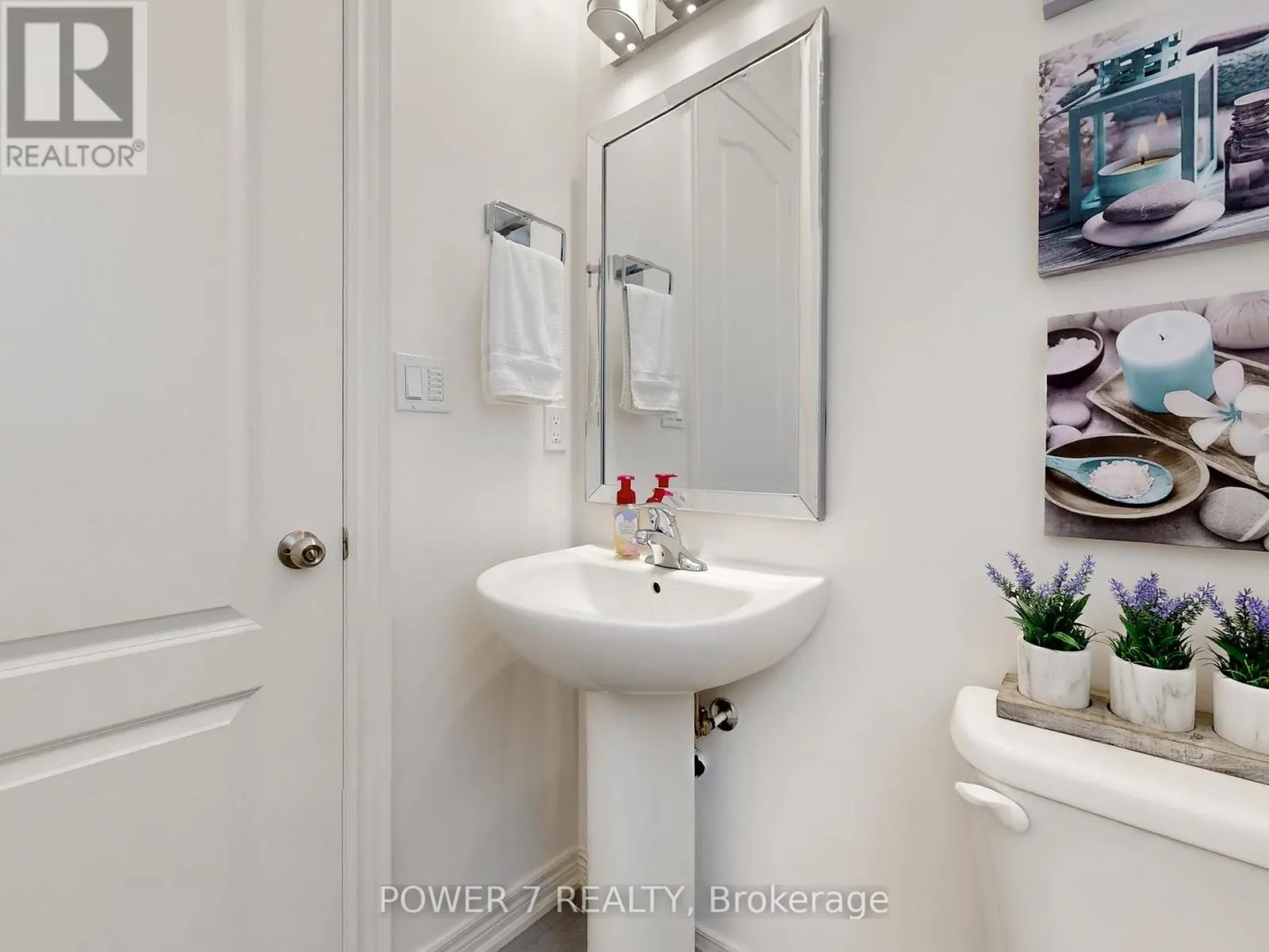 2417 DRESS CIRCLE CRESCENT